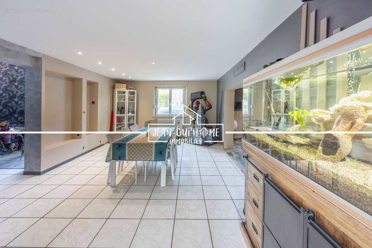 Maison à vendre, 418m², Saint-Nabord