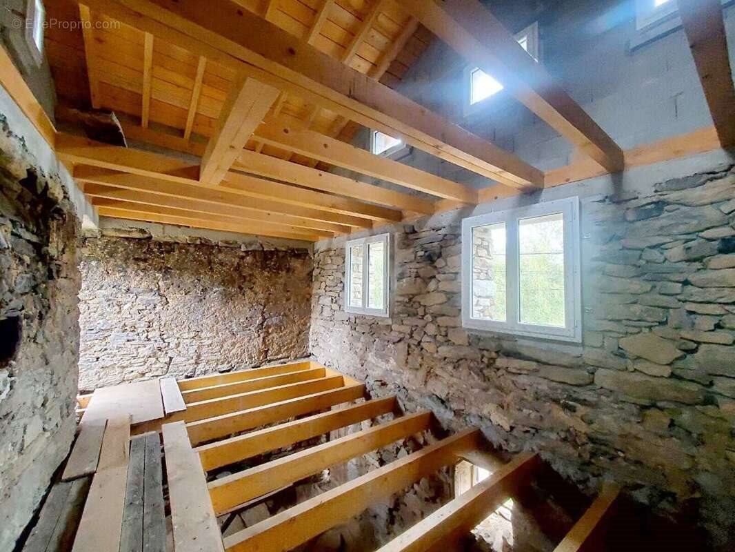 Maison à vendre, 58m², La Bastide-de-Sérou