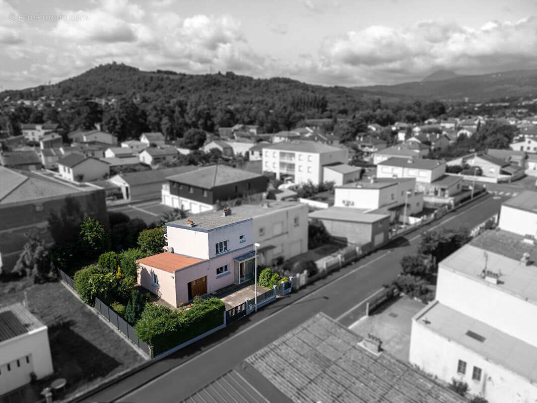 Maison à vendre, 102m², Cébazat