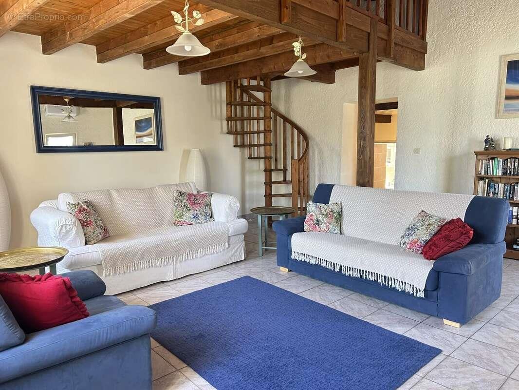 Appartement à vendre, 93m², Saint-Thomas-de-Conac