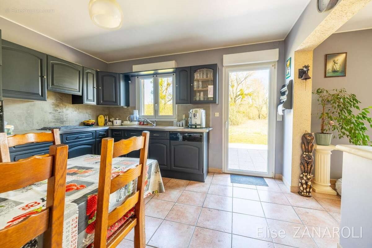 Maison à vendre, 137m², Roussy-le-Village