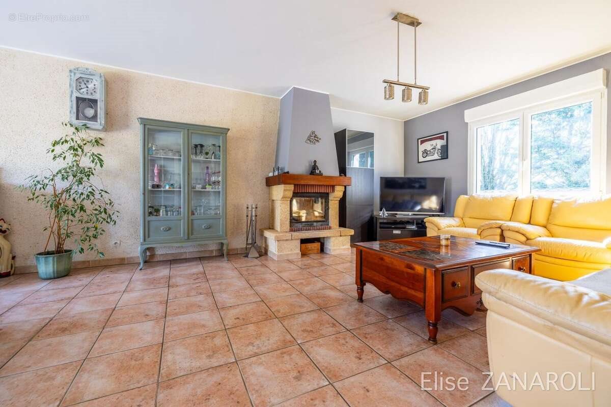 Maison à vendre, 137m², Roussy-le-Village