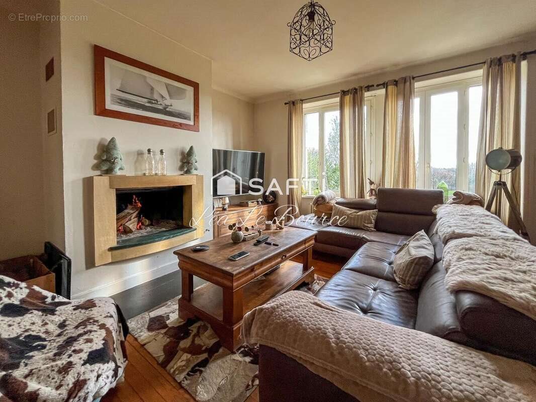 Maison à vendre, 223m², Ergué-Gabéric