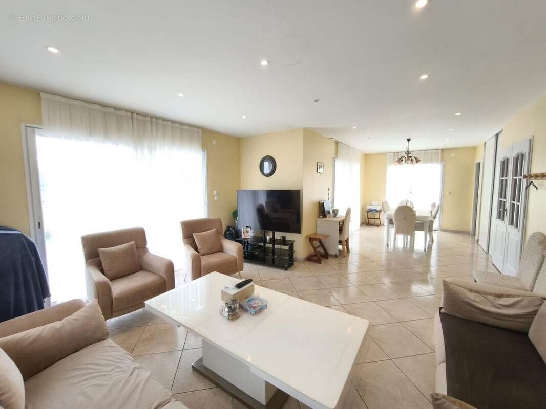 Maison à vendre, 147m², Saint-Jean-Bonnefonds