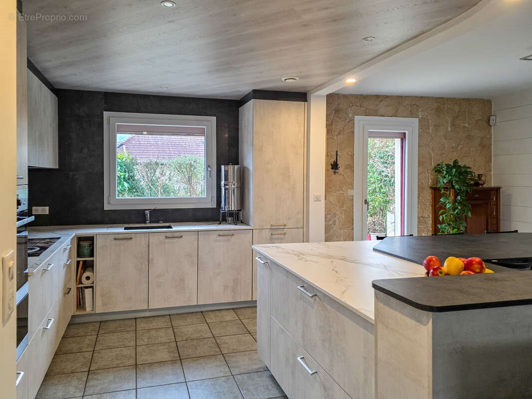 Maison à vendre, 115m², Bons-en-Chablais