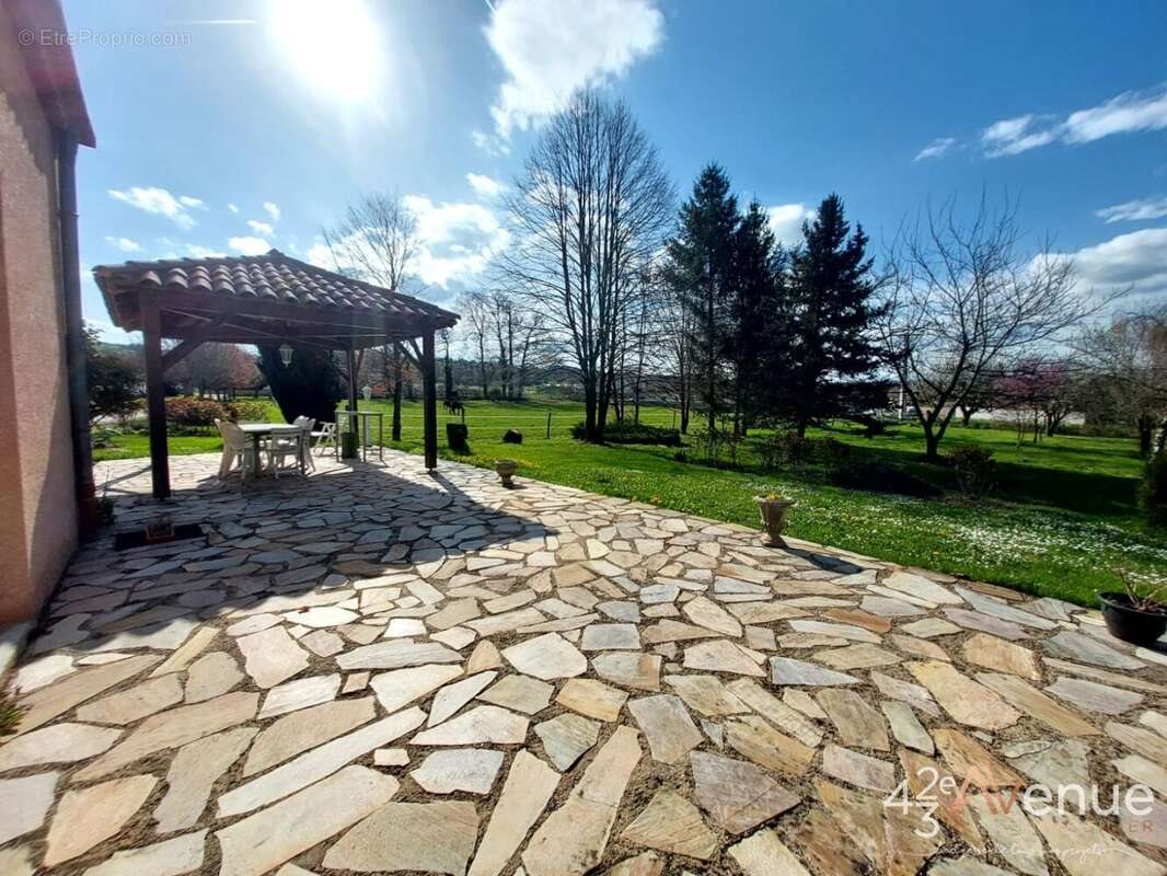 Maison à vendre, 170m², Saint-Bonnet-les-Oules