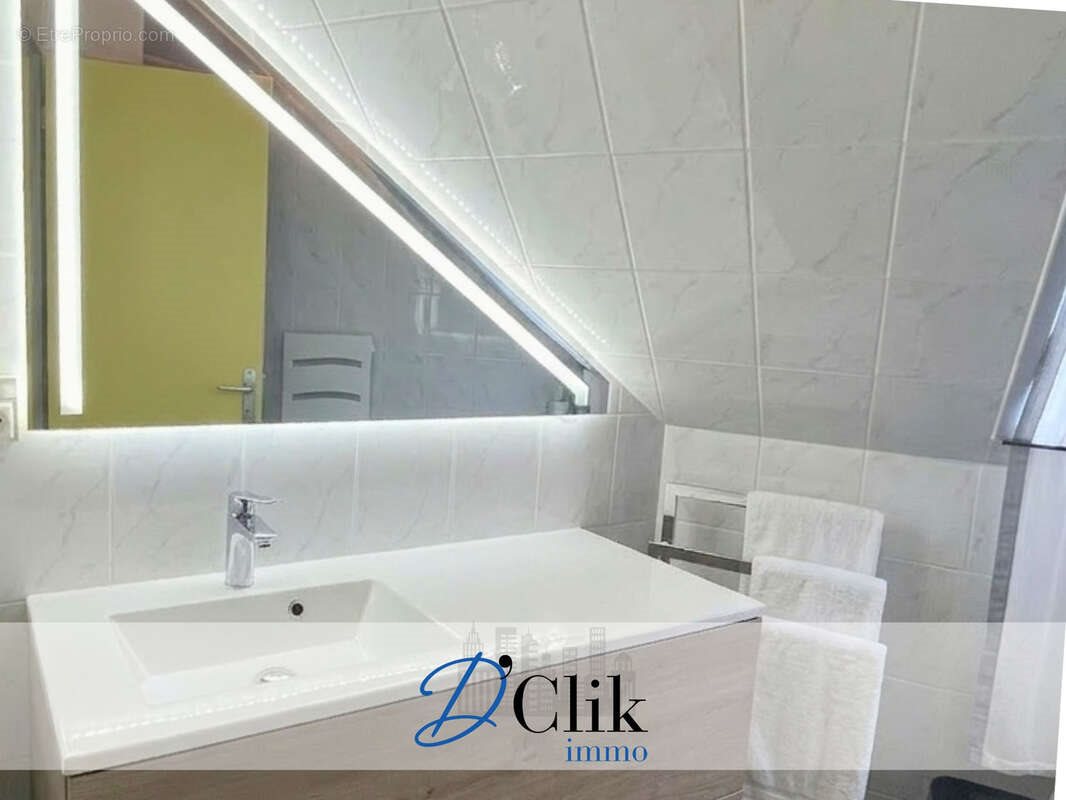 Maison à vendre, 146m², Le Genest-Saint-Isle