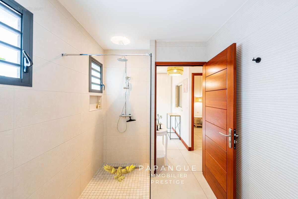 Maison à vendre, 294m², Saint-Leu