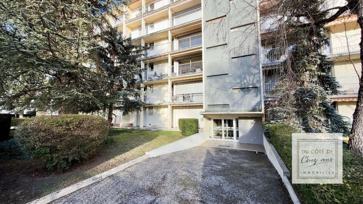 Appartement à vendre, 62m², Saint-Julien-les-Villas