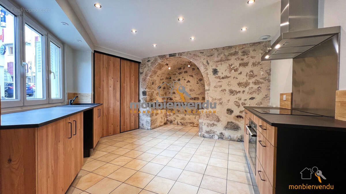 Maison à vendre, 127m², Arpajon-sur-Cère