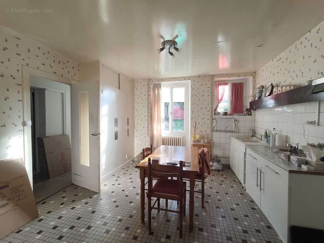 Maison à vendre, 123m², Saint-Laurent-de-Céris