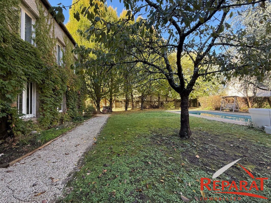 Maison à vendre, 280m², Brive-la-Gaillarde