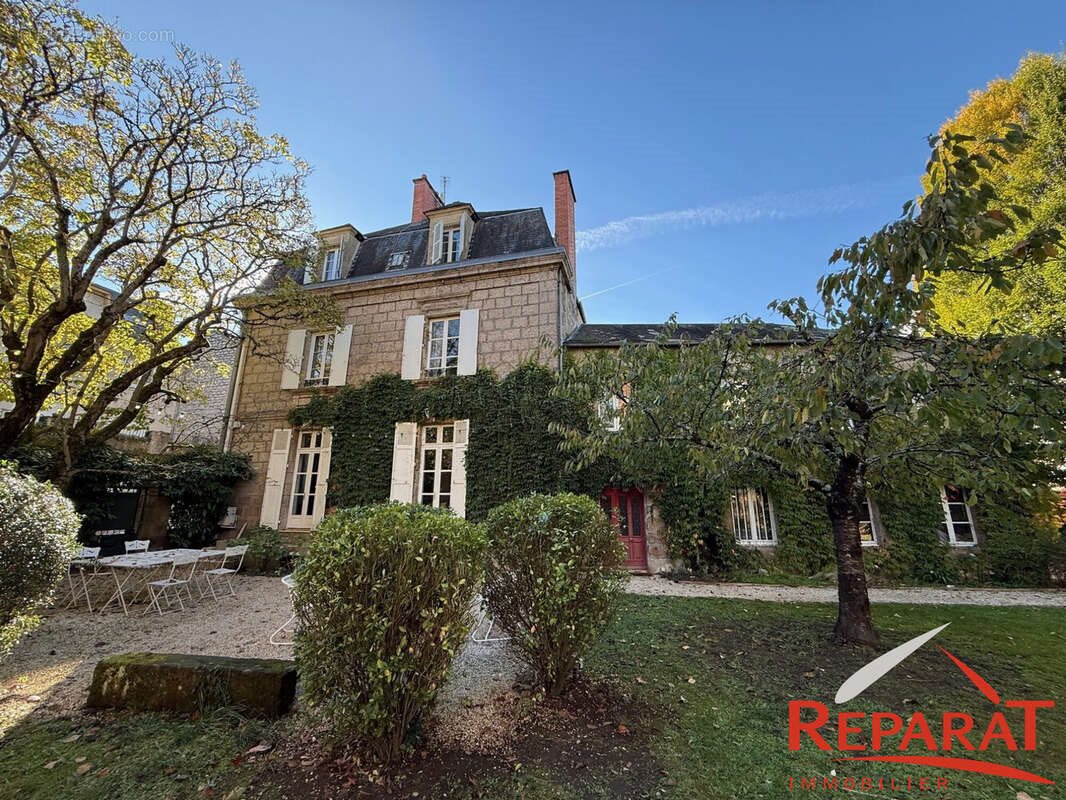 Maison à vendre, 280m², Brive-la-Gaillarde