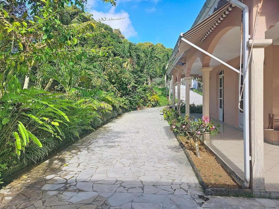 Maison à vendre, 225m², Gourbeyre