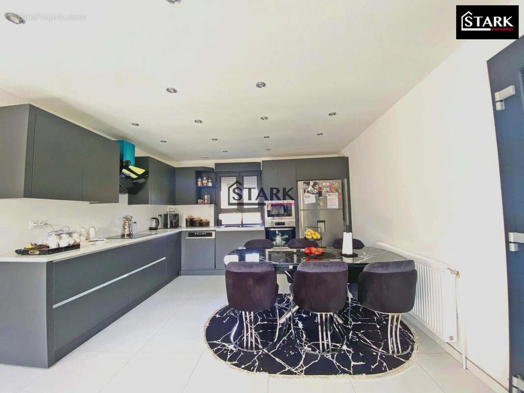 Maison à vendre, 118m², Lachapelle-sous-Chaux