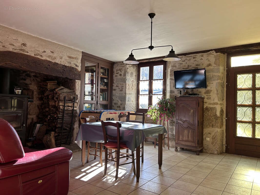 Maison à vendre, 114m², Saint-Chamant