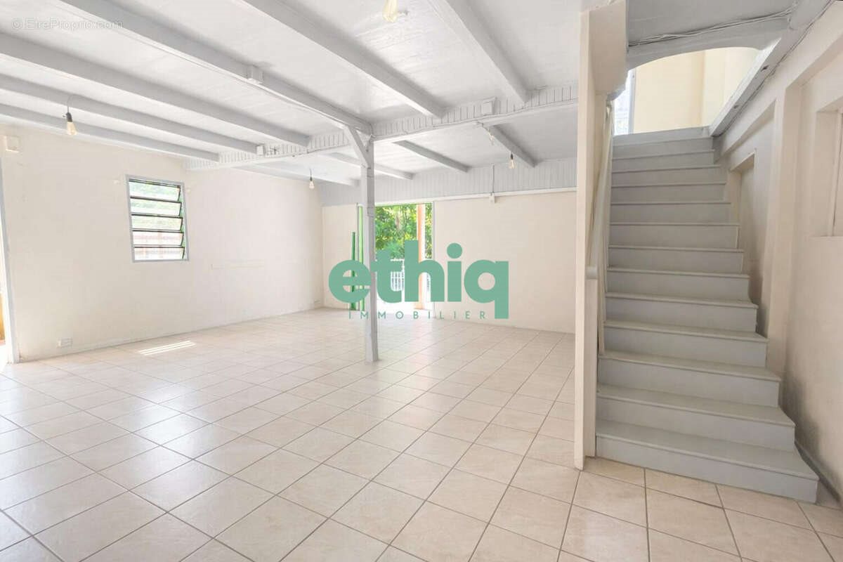 Maison à vendre, 177m², Bouillante