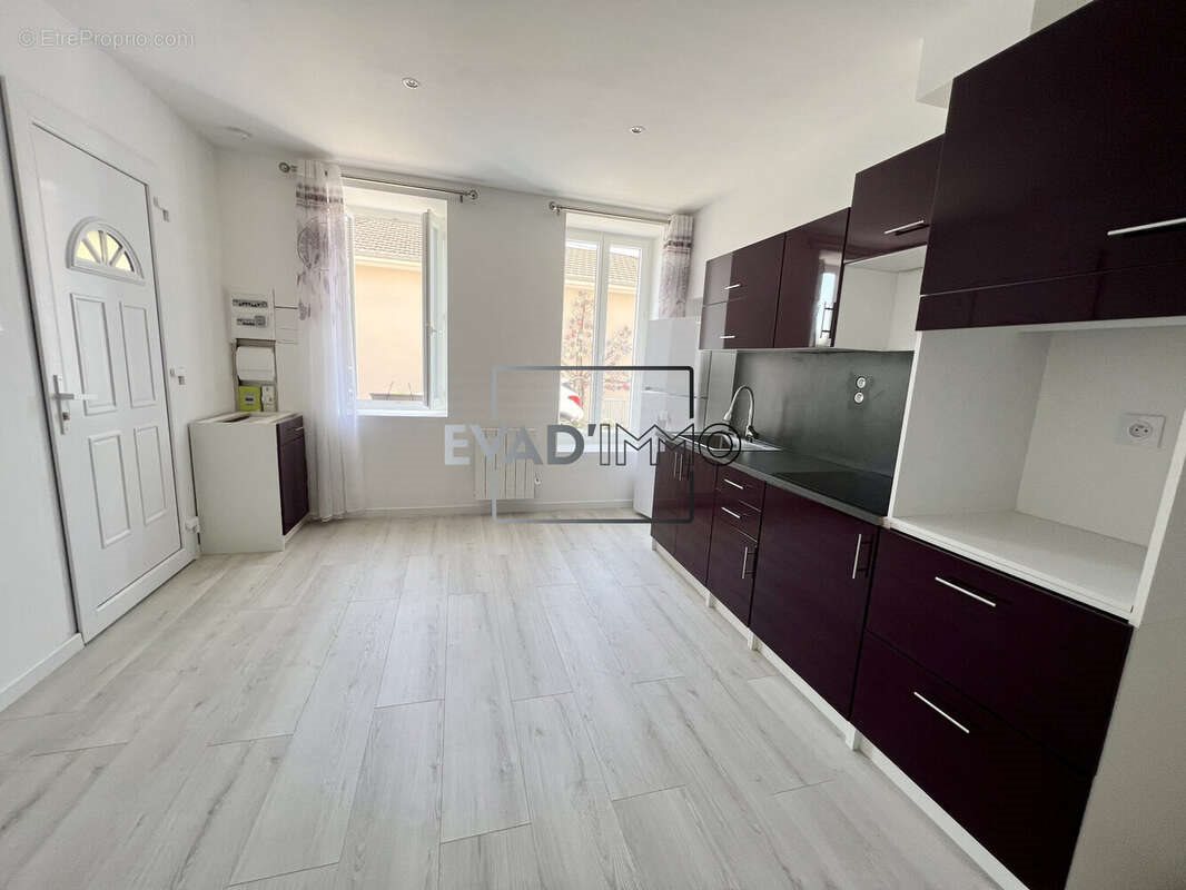 Appartement à vendre, 106m², Chazelles-sur-Lyon