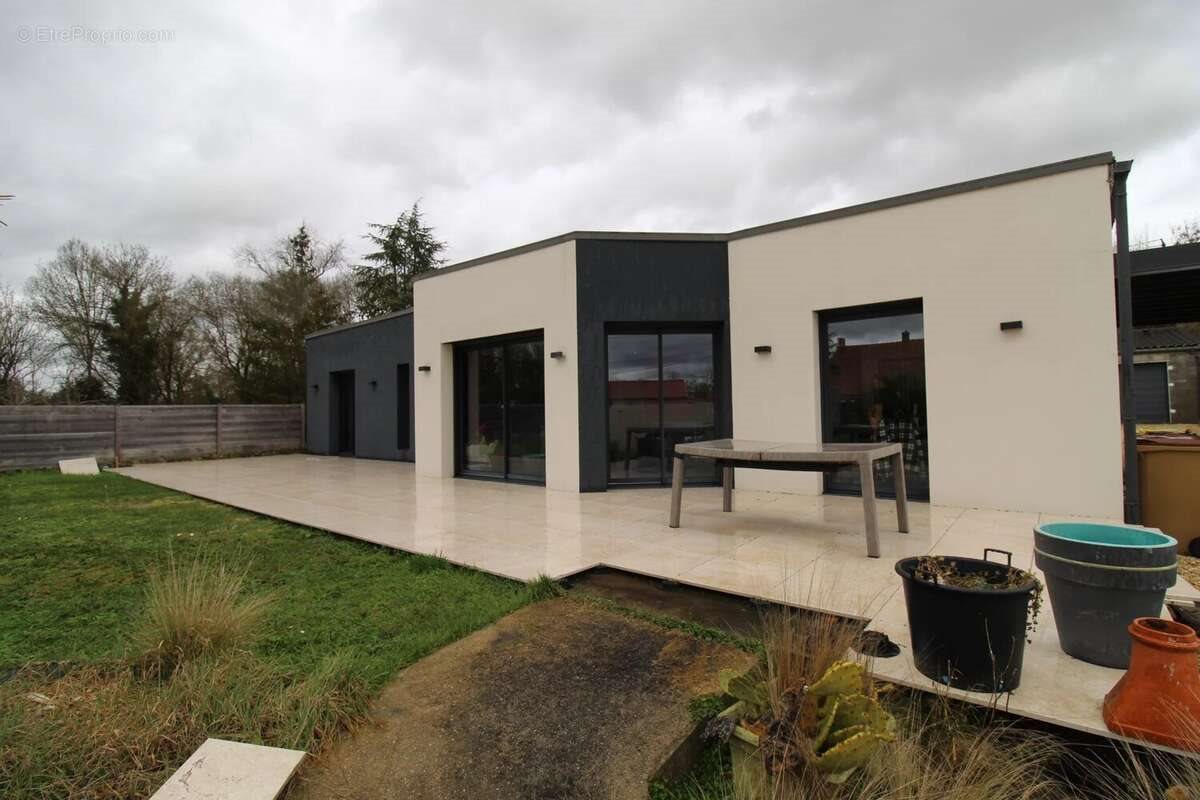 Maison à vendre, 129m², Prahecq