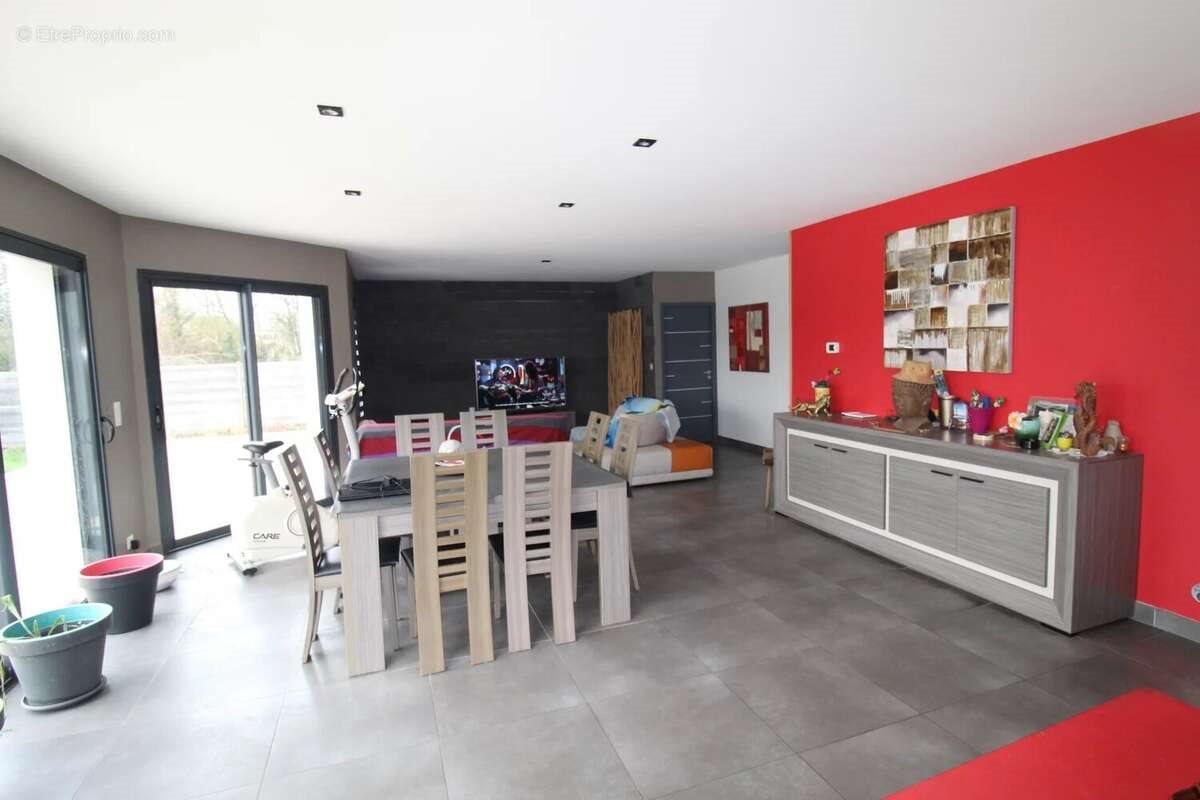 Maison à vendre, 129m², Prahecq