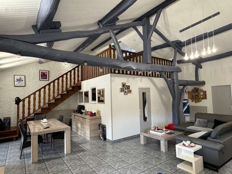 Appartement à vendre, 360m², Saint-Dizier