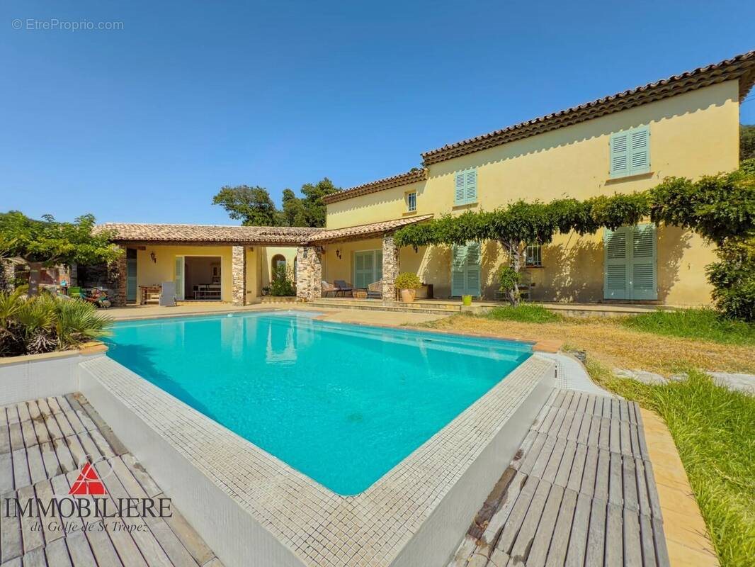 Maison à vendre, 250m², Cavalaire-sur-Mer