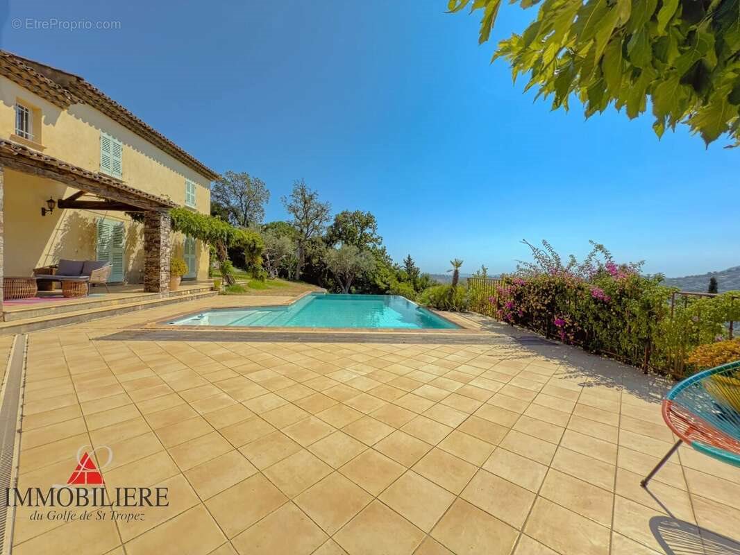 Maison à vendre, 250m², Cavalaire-sur-Mer