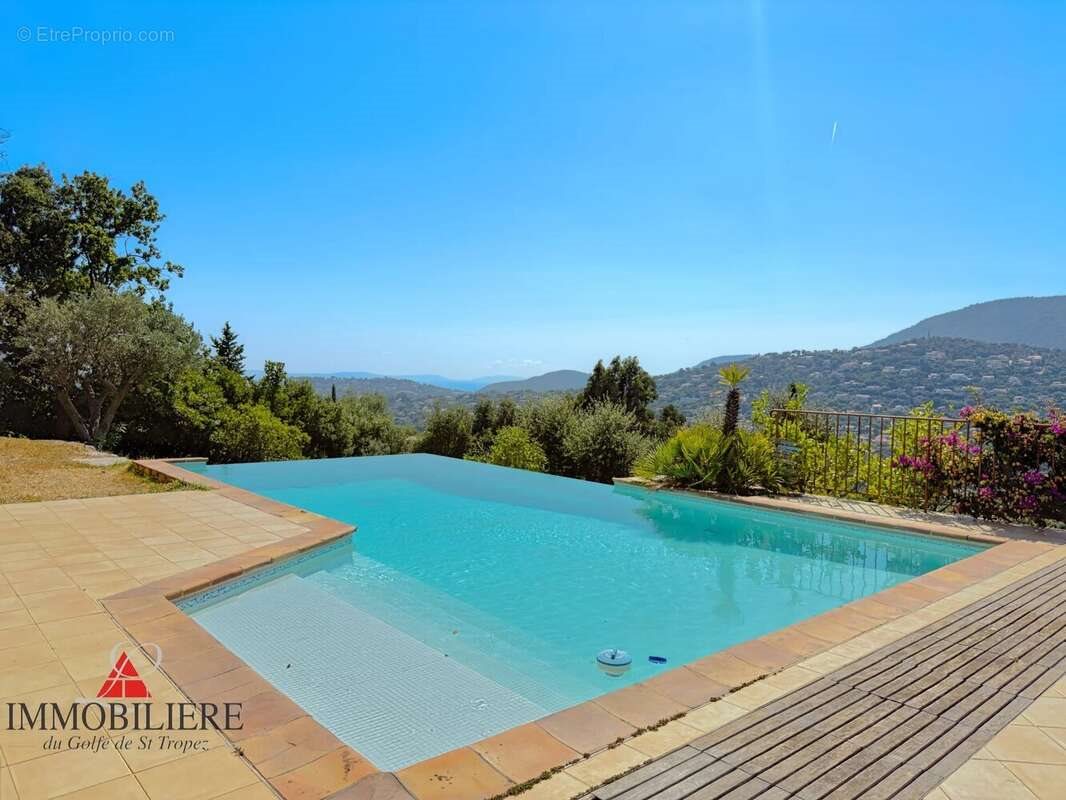 Maison à vendre, 250m², Cavalaire-sur-Mer