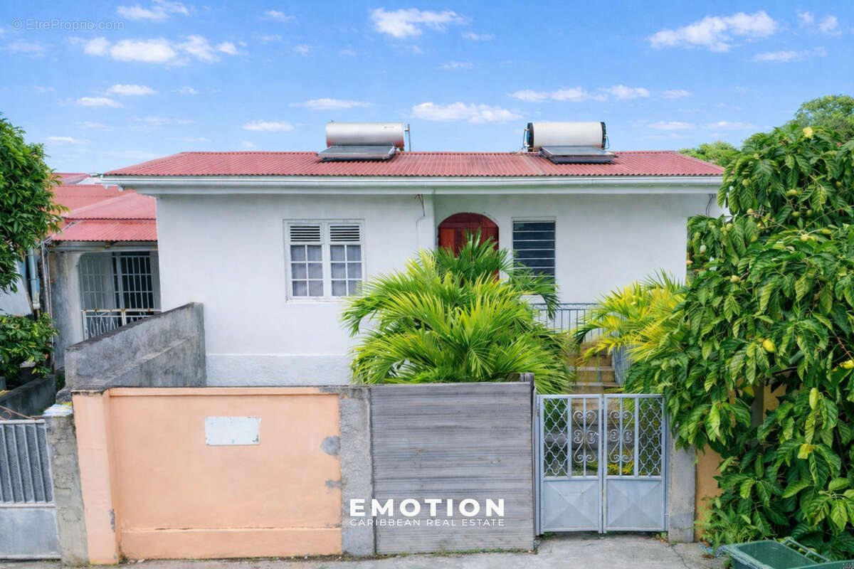 Maison à vendre, 75m², Basse-Terre