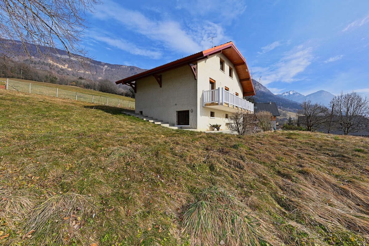 Maison à vendre, 220m², Thoiry