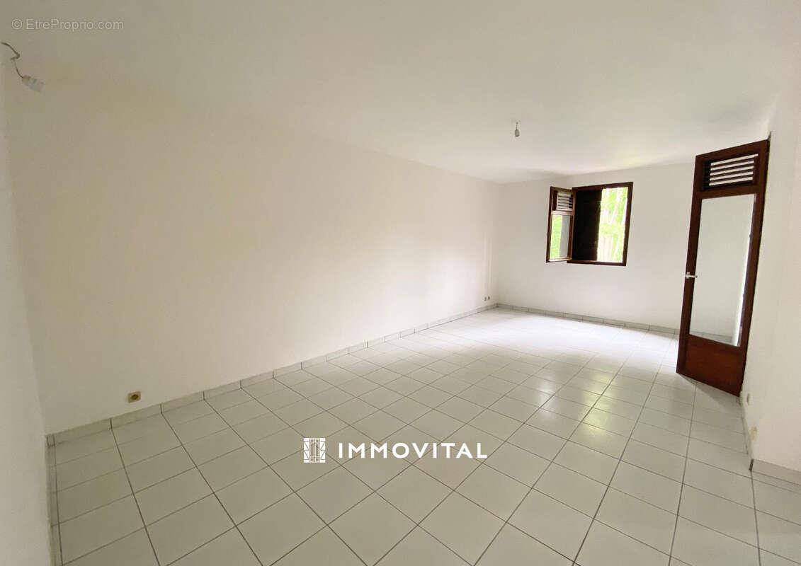 Appartement à vendre, 61m², Basse-Terre