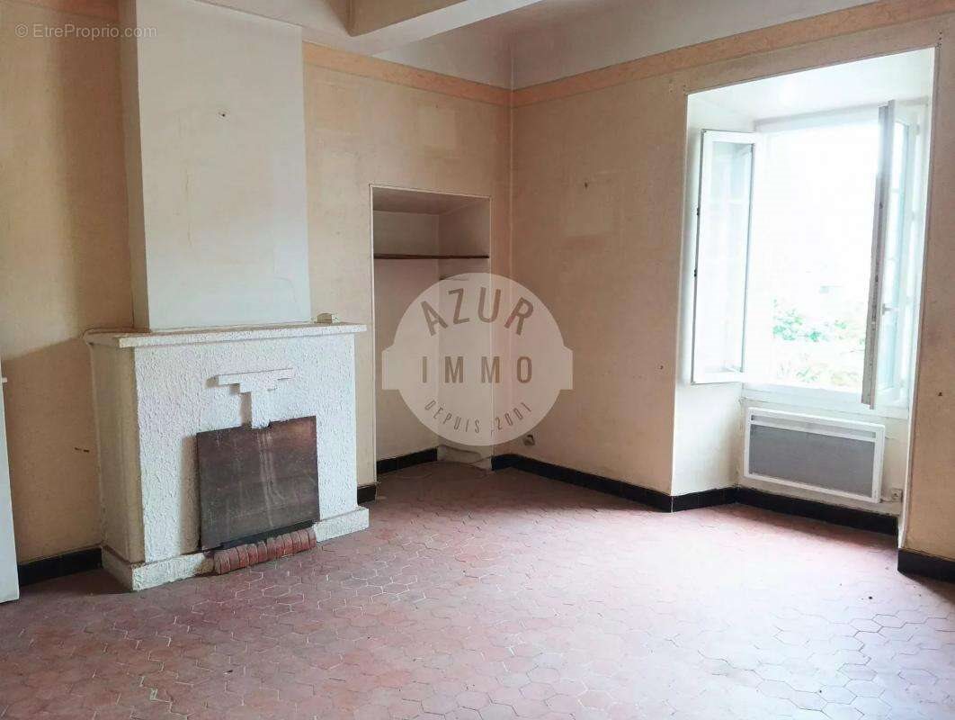 Appartement à vendre, 65m², Saint-Zacharie