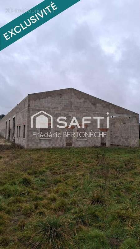 Appartement à vendre, 900m², Montpon-Ménestérol