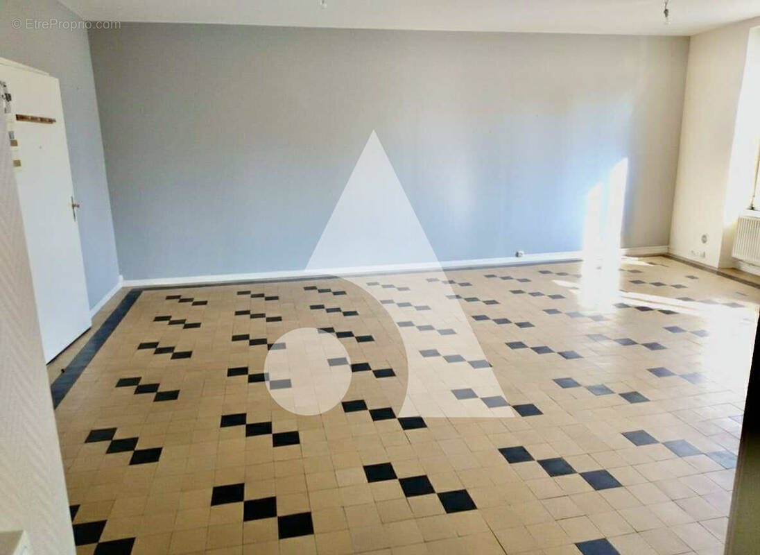 Appartement à vendre, 205m², Neufchâteau