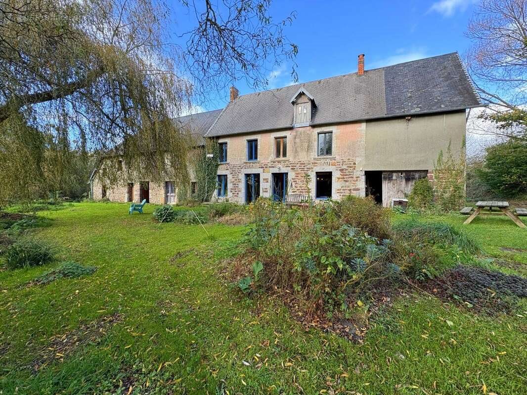 Maison à vendre, 137m², Cérences