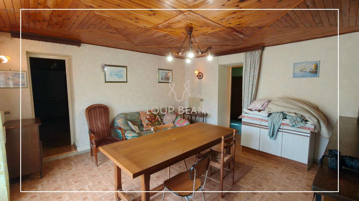 Maison à vendre, 161m², Anjoutey