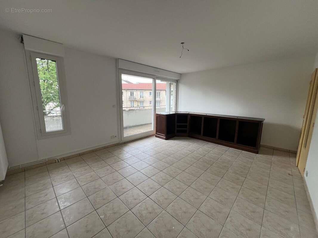 Appartement à vendre, 70m², Saint-Genest-Lerpt