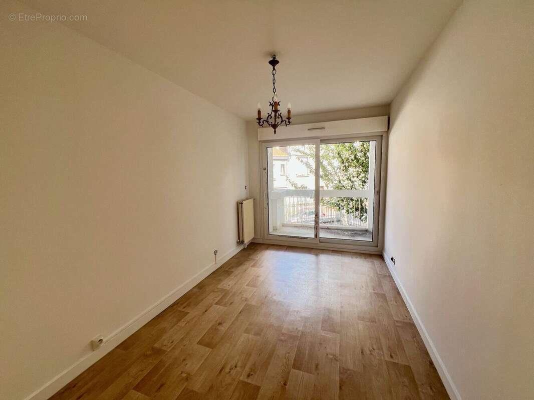 Appartement à vendre, 70m², Saint-Genest-Lerpt
