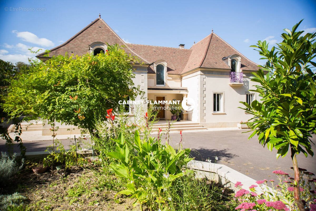 Maison à vendre, 265m², Semur-en-Auxois