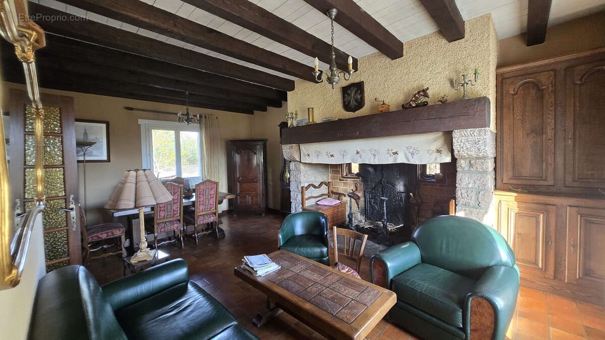 Maison à vendre, 122m², Albussac