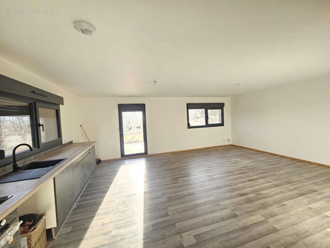 Maison à vendre, 78m², Saint-Nabord