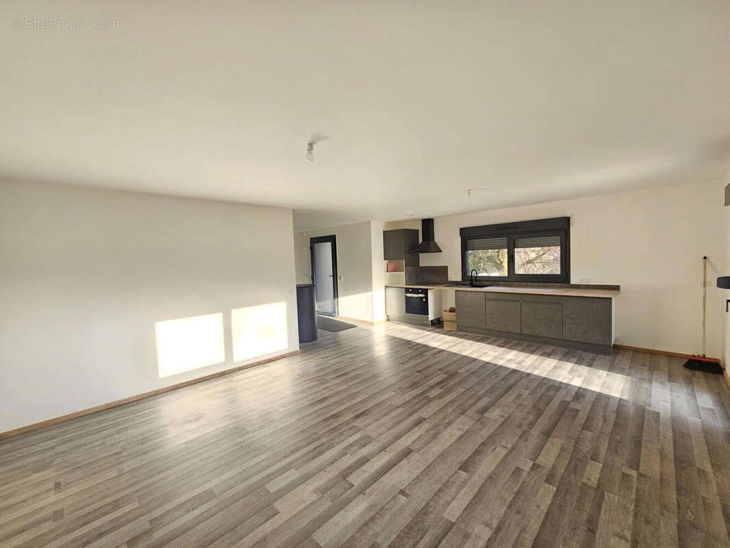 Maison à vendre, 78m², Saint-Nabord