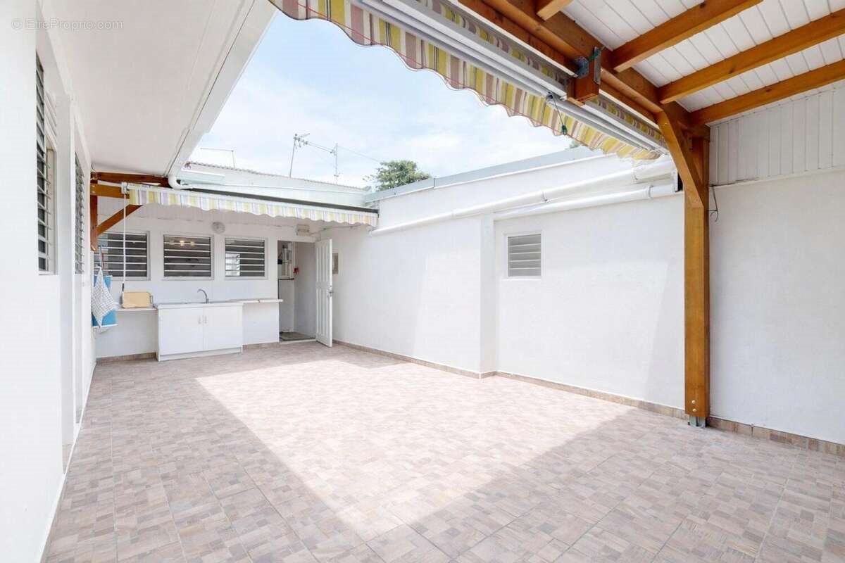 Appartement à vendre, 74m², Baie-Mahault