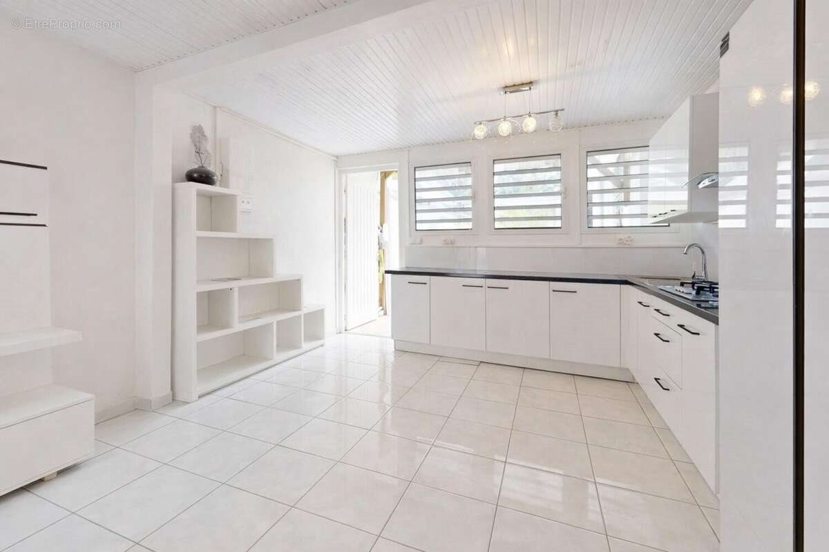 Appartement à vendre, 74m², Baie-Mahault