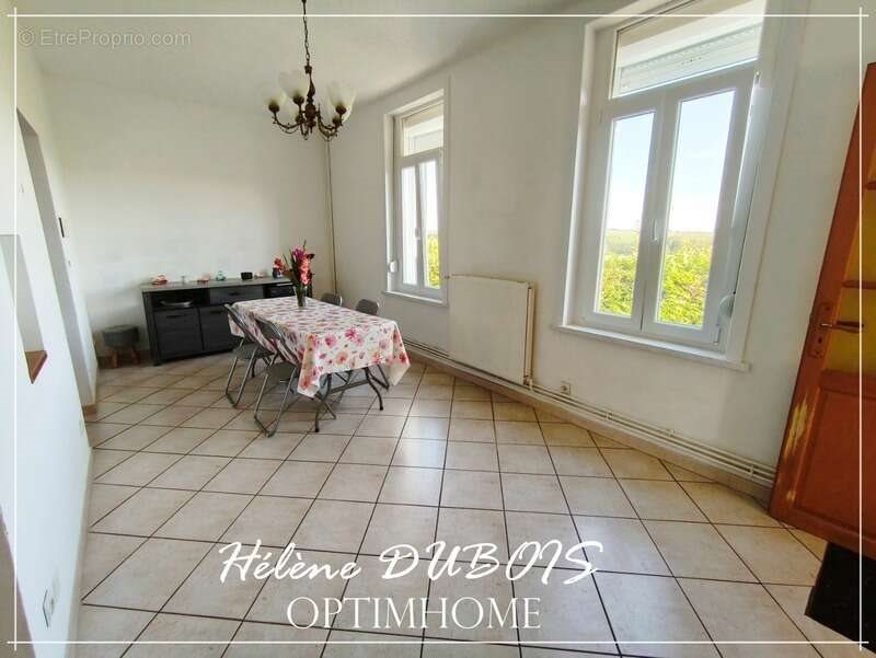 Maison à vendre, 95m², Cerfontaine