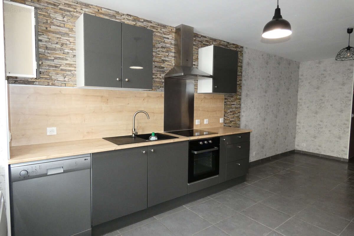 Maison à vendre, 176m², Commentry