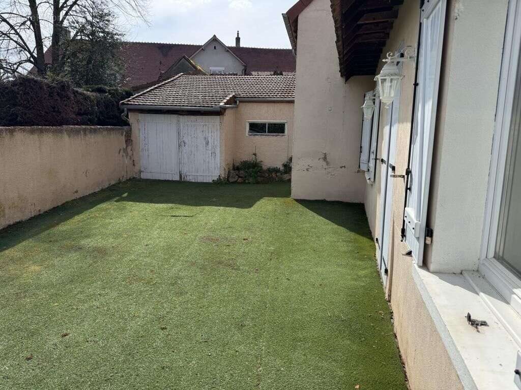 Maison à vendre, 65m², Saint-Bonnet-Tronçais