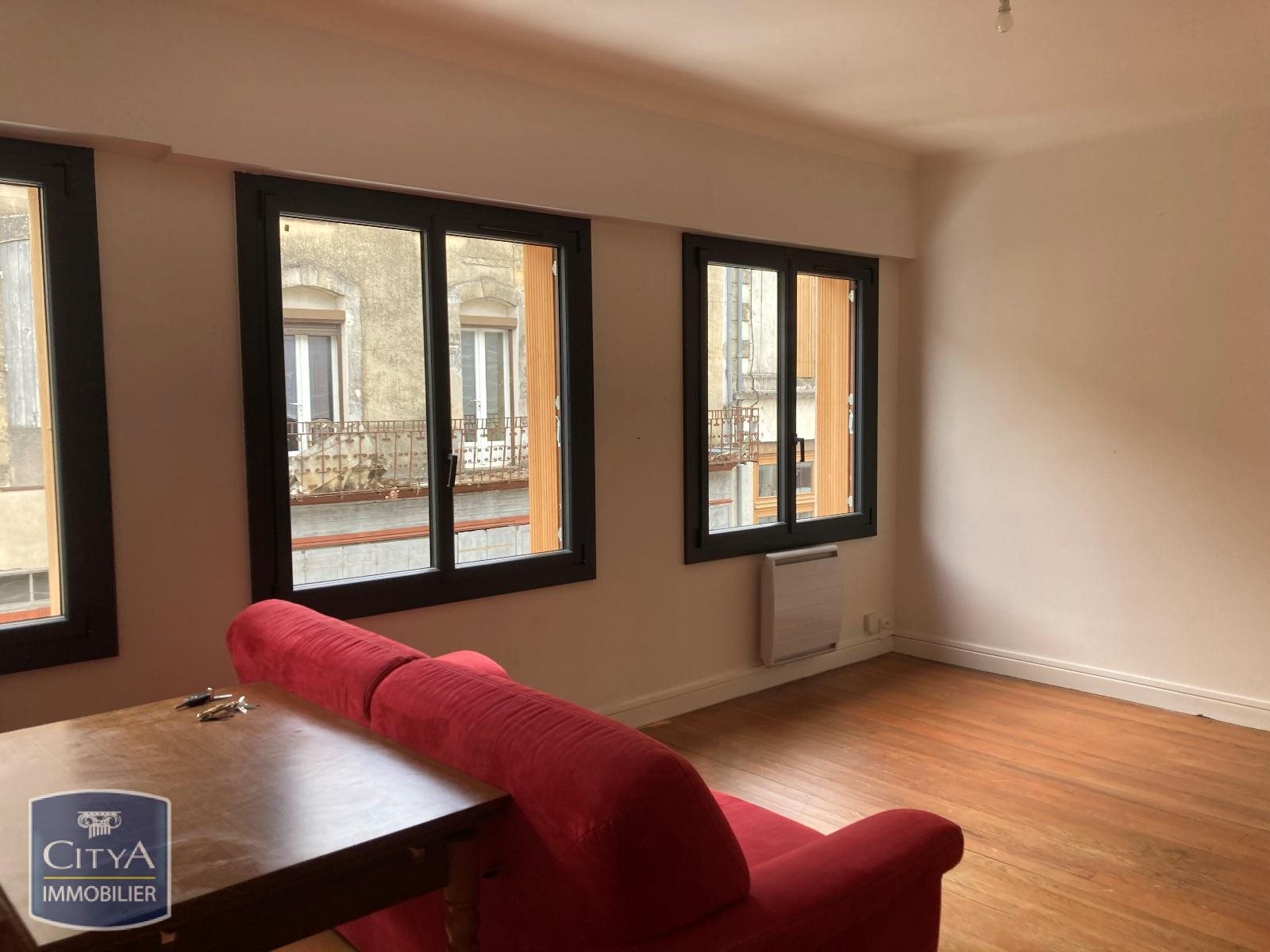 Appartement à louer, 56m², Monbahus