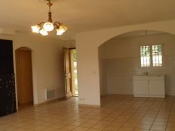 Maison à louer, 86m², Alboussière