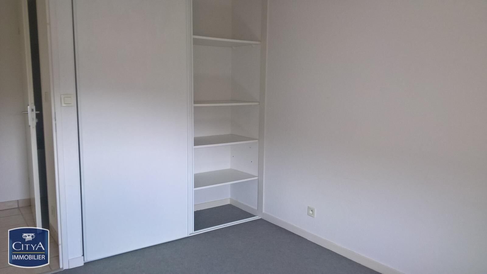Appartement à louer, 49m², Arpajon-sur-Cère